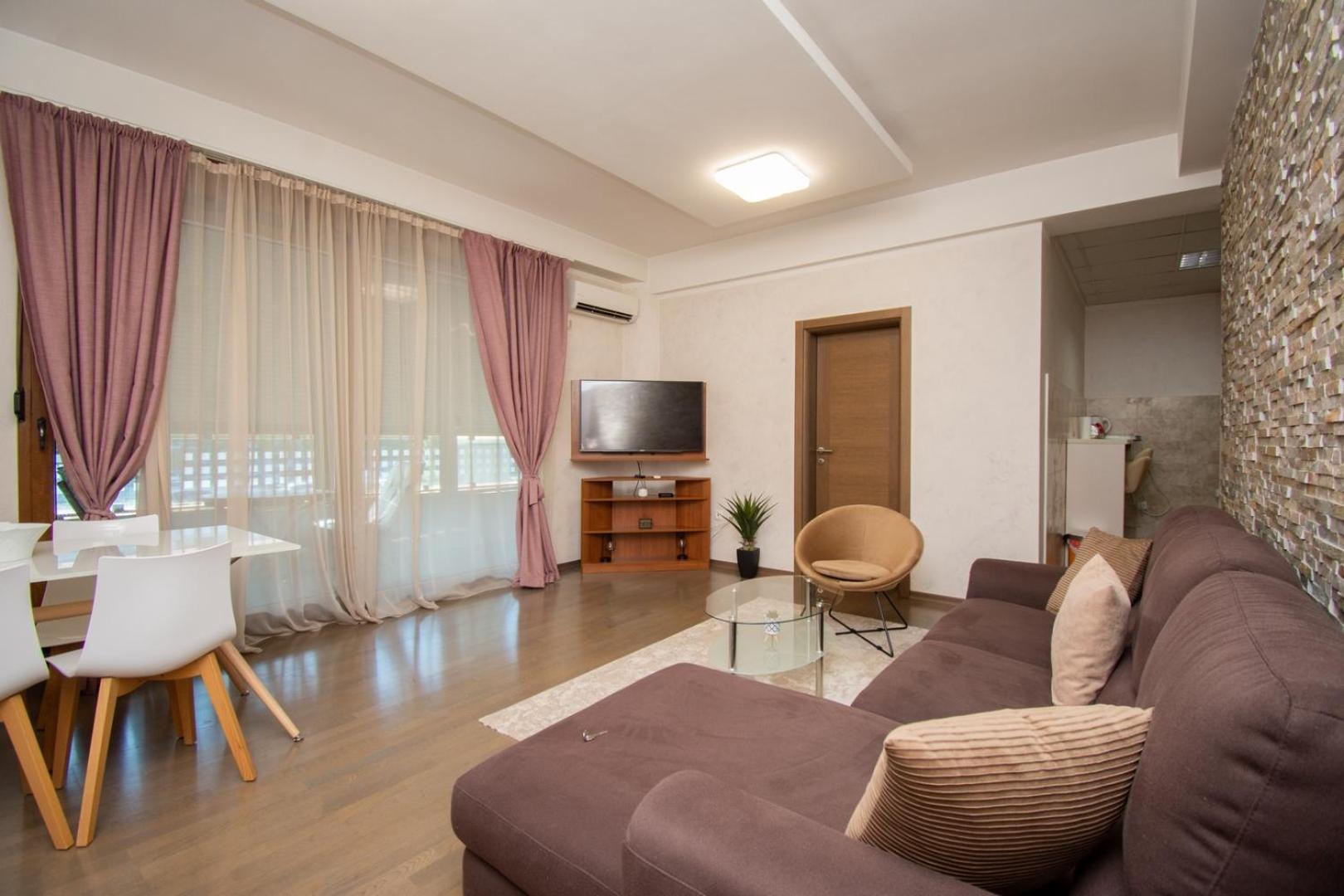 Maxim Compass Apartment بودغوريتْسا المظهر الخارجي الصورة