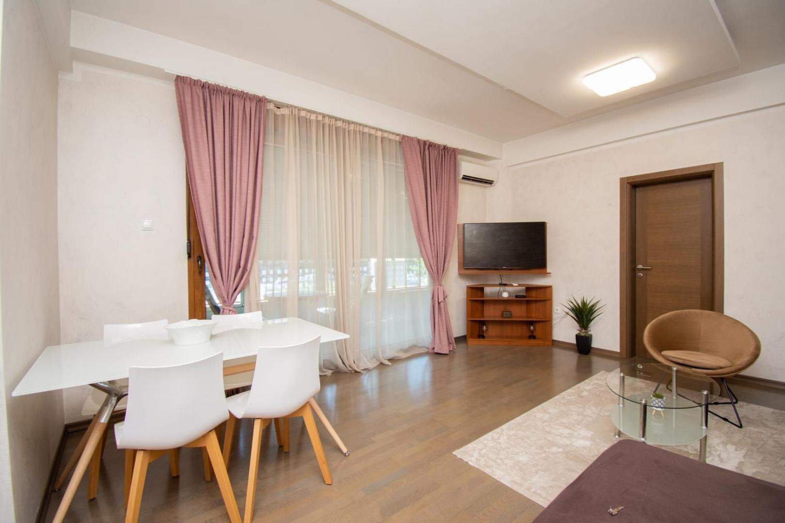 Maxim Compass Apartment بودغوريتْسا المظهر الخارجي الصورة