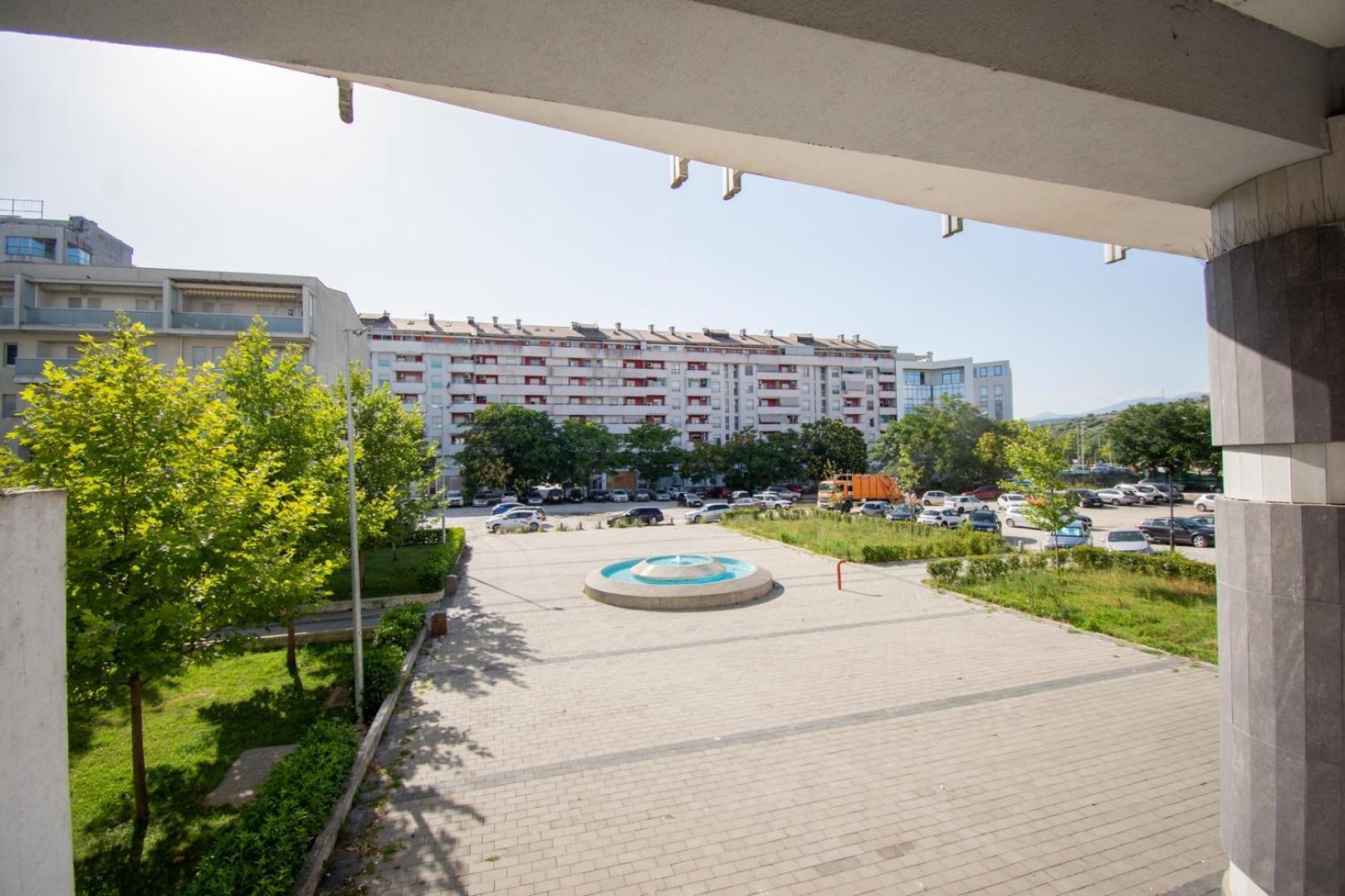 Maxim Compass Apartment بودغوريتْسا المظهر الخارجي الصورة